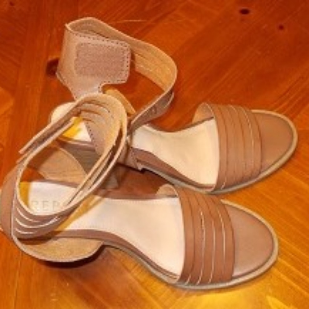 New  leather sandals by REPORT, Size: 9